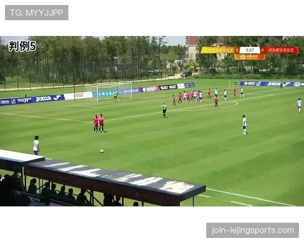 判罚争议：VAR介入时裁判如何权衡现场证据与规则