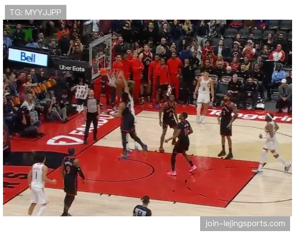 斯科蒂·巴恩斯无球跑动提升得分爆发 超越队友关键时刻表现